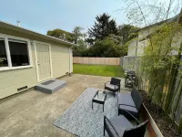 Clean and Bright Cottage, 3 bedroom with Laundry 미를타운 호텔
