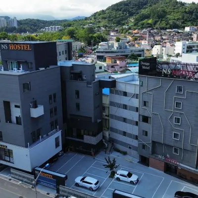 Samcheok NS Hostel Hoteles cerca de Complejo deportivo de Samcheok