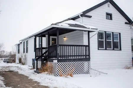 Peaceful Home in Heart of Oshkosh!