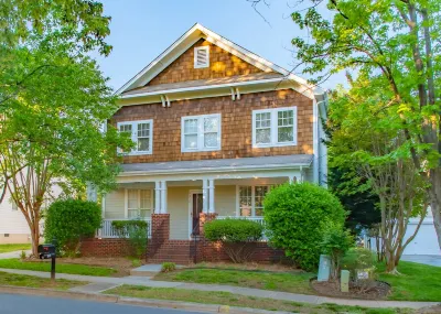 Large 3 BR 2.5BA Lake Norman House in Birkdale Village,Close to Charlotte! 더 샵스 앳 더 프레시 마켓 주변 호텔