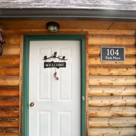 Cozy and Quiet Apt Style Cabin on the Yellowstone River