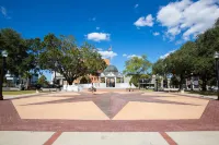 2/1 Historic Carriage House Walking Distance to Downtown