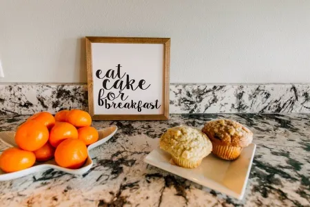 Custom Waterfront Home - Easy Walk to Roche Harbor & Picnic Island