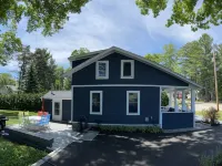 Walloon Lake Cottage; Minutes Walk to Water & The Village Hotels in Melrose Township