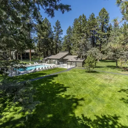 Private, Quiet 2 Bedroom Condo w/ Pool & Hot Tub