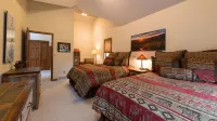 Well-Equipped, Beautiful Art-filled Cabin with new A/C, Close to RMNP & YMCA