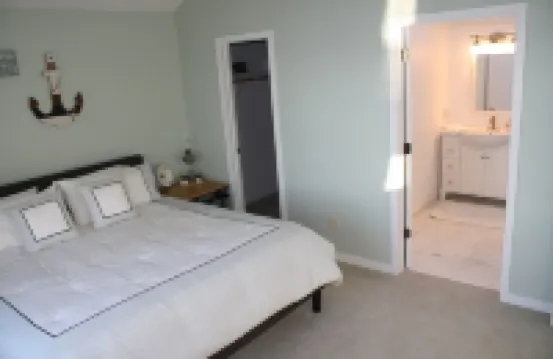 Lake Namakagon Sunrise Cove~Unwind & Reconnect. Private Dock, 2 Kayaks, Row Boat