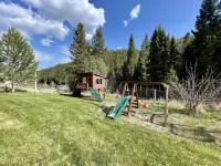 Canyon House near Yellowstone - Hot Springs