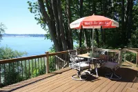 Waterfront Vashon Home with Amazing View