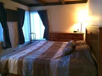 Best Value in Snowmass! Walk to ski lifts and the Treehouse in less than 3 mins!