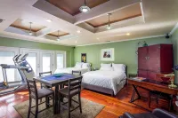 Luxurious riverfront home for large groups, family reunions, yoga retreat & more