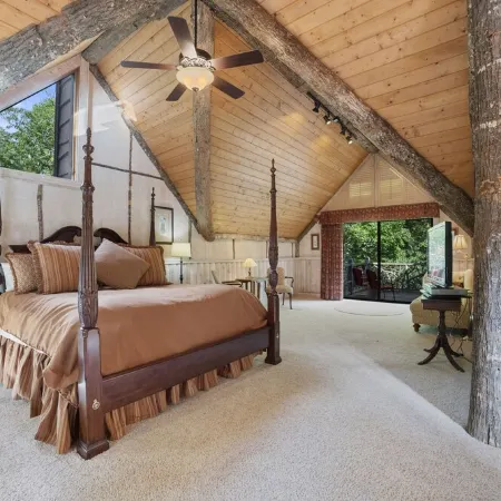 Highlands Luxury Mountain Retreat • Hot Tub • Waterfall • Kid's Zone • Sleeps 12