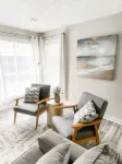 Suite Stella, a cozy 2-bed 2-bath home