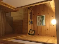The Cardinal log cabin. Wrap around deck, firepit. Next to Pipestem resort park. Hotels in Bluestone River