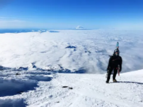 🏔 Blue Ox Basecamp Cabin: WiFi, Hot tub, Fireplace by Mt Rainier National Park