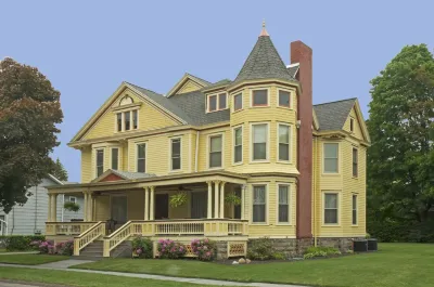 Restored Victorian Home Hotels near Park Church