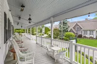 Charming Family-friendly 10 BR, 10.5 BA Property by Perkins Cove!