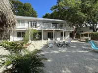 7 Bedroom with Dockage, Pool, Firepit, Paddle Boards & Kayaks - Private Pools