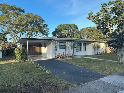 Charming 4-bedroom house for the entire family Hotel dekat City of Margate Parks and Recreation