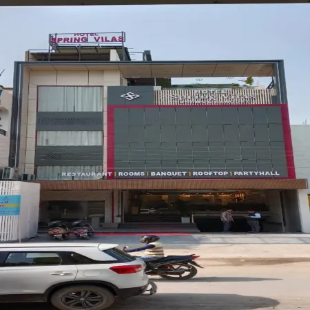 Hotel Spring Vilas