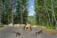 Luxurious & modern cabin with stunning views of Wynne Lake! Hotels in White Township