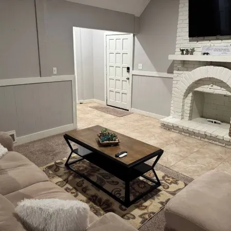 The Amazing 4 Bed 2 Bath of Independence