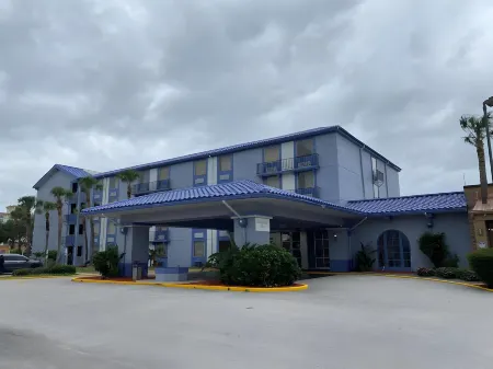 Monumental Movieland Hotel