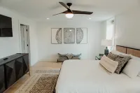 The Principal: Modern Townhome in Downtown