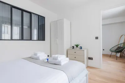 Serene Apartment 6P 2Br - Puteaux la Défense Hotel di Puteaux