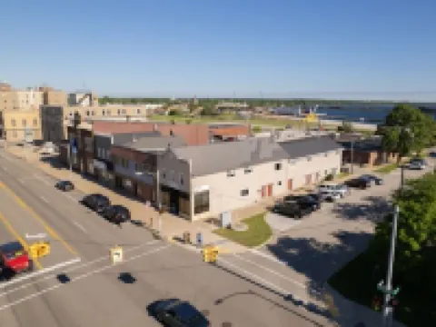 Lake Views, Cozy 2-bedroom condo newly remodeled, downtown Escanaba Hoteles en Escanaba