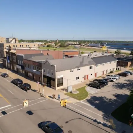 Lake Views, Cozy 2-bedroom condo newly remodeled, downtown Escanaba Отели в г. Эсканаба