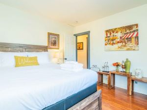 Elegant Comfort on Historic Route 66 Attractions