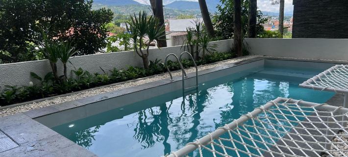 Are You and I Bed & Breakfast Hotels in Cimenyan