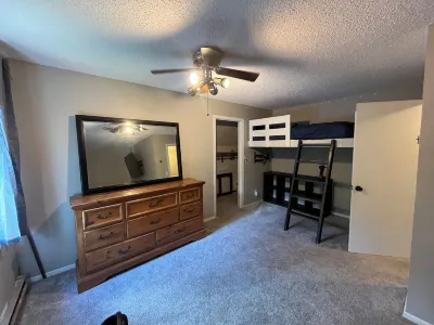 Family Lake Oasis: Enough space for the entire family!