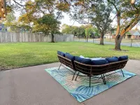 Three Bedroom ~ 8 Mins to A&M ~ Quiet Neighborhood Hotels near Walmart Supercenter