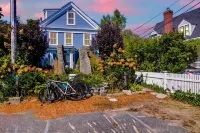 🌈 Spacious Dog-Friendly 🐶 Home with Parking 🚗 -- West End on Commercial St