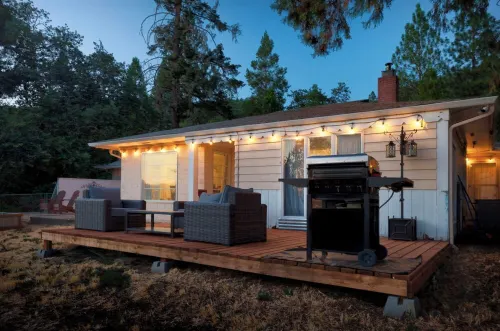 Woodsy, Quiet Neighborhood, 2 bedroom