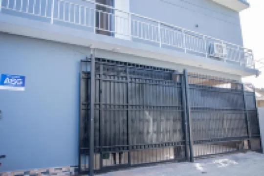 不真實的家園 酒店