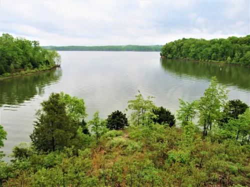 Condo #18 at Kentucky Lake's Lynnhurst Family Resort