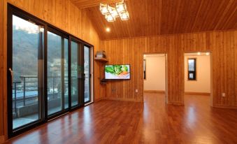 Yangju Sky Palace Gaemyung Pension