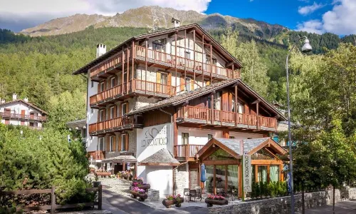 호텔 로 스코이아톨로 쿠르마유르