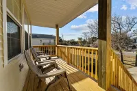 JB by the Sea + 5 Min Walk to Beach + Pool