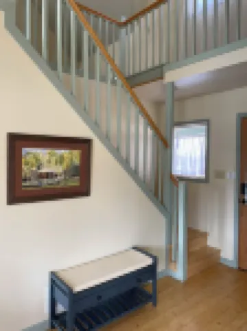 Charming farmhouse in Historic Spring City with AC, WiFi, and full kitchen.