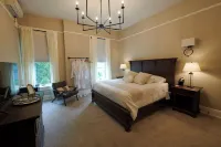 Mon Bijou Hotels in Delafield