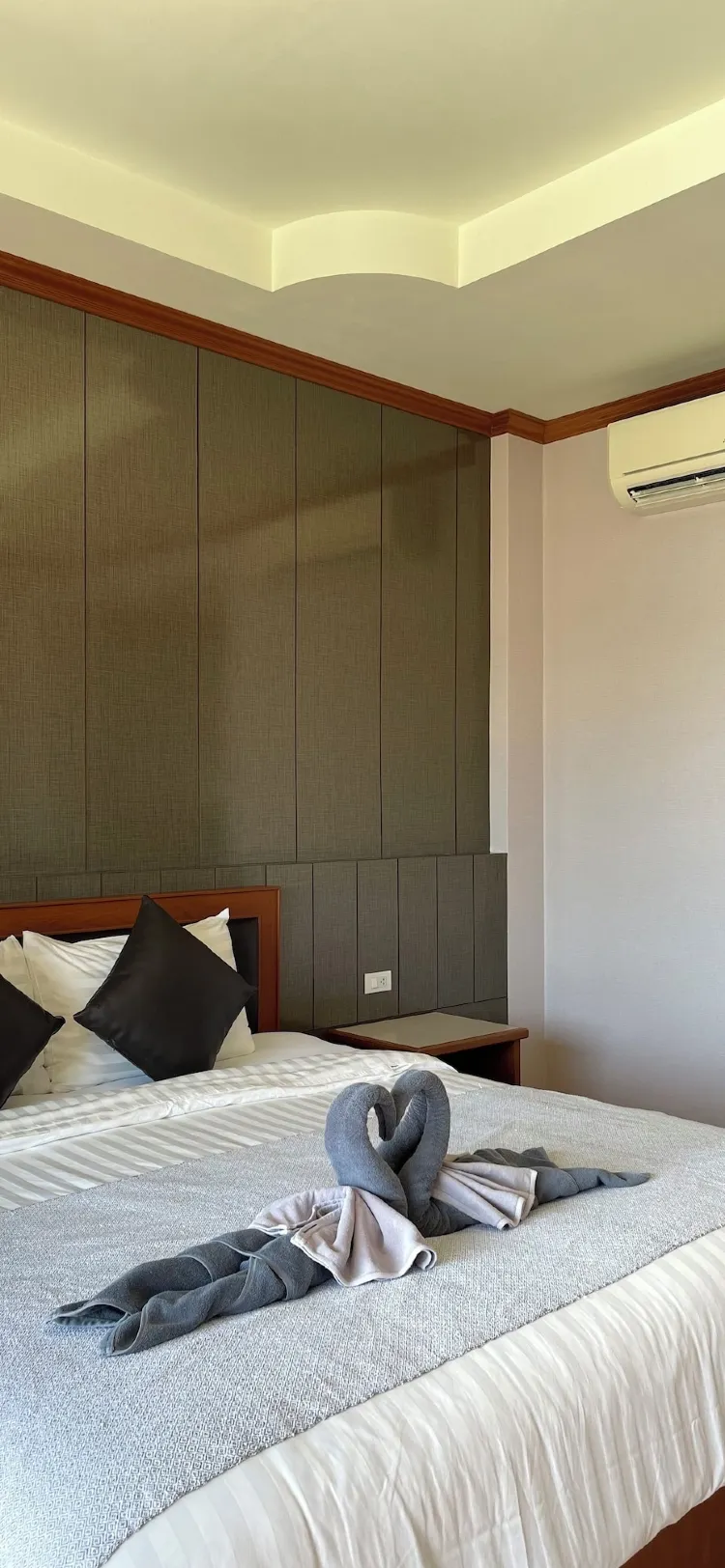 ซูพีเรียตึกวิวสระน้ำ