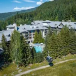 Blackcomb Springs Suites by CLIQUE - Mountain view