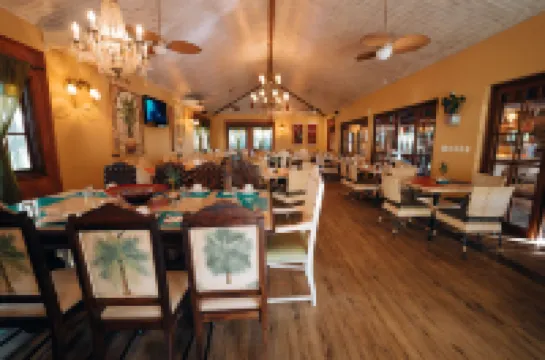 Hot Beach Raízes Antigo Thermas Park