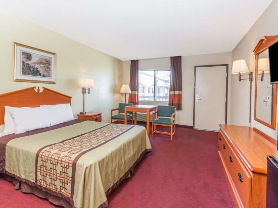 Super 8 by Wyndham Bakersfield/Central