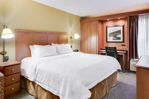 Hampton Inn Pittsburgh-Airport Hotels in Coraopolis