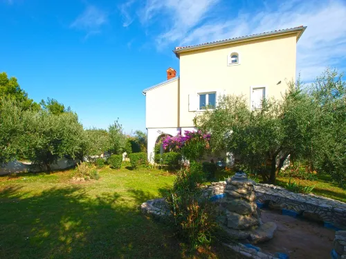 Apartment Liznjan 1969 Hotel di Liznjan